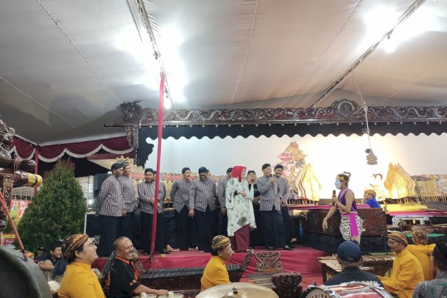 SERBA SERBI PAGELARAN WAYANG  KULIT DALAM RANGKA  PERINGATAN HARI JADI KABUPATEN KLATEN DAN HUT RI KE 77 TAHUN 2022 DI KECAMATAN PRAMBANAN