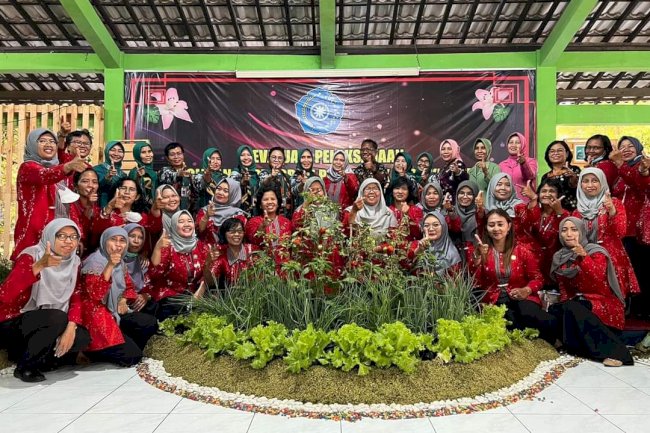 EVALUASI PELAKSANAAN 10 PROGRAM POKOK PKK  DESA DI KECAMATAN PRAMBANAN