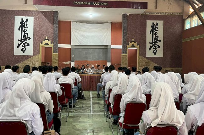 Pembekalan anggota paskibra 2025 Kecamatan Prambanan