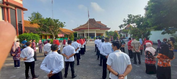 PNS pulang kantor  keluyuran